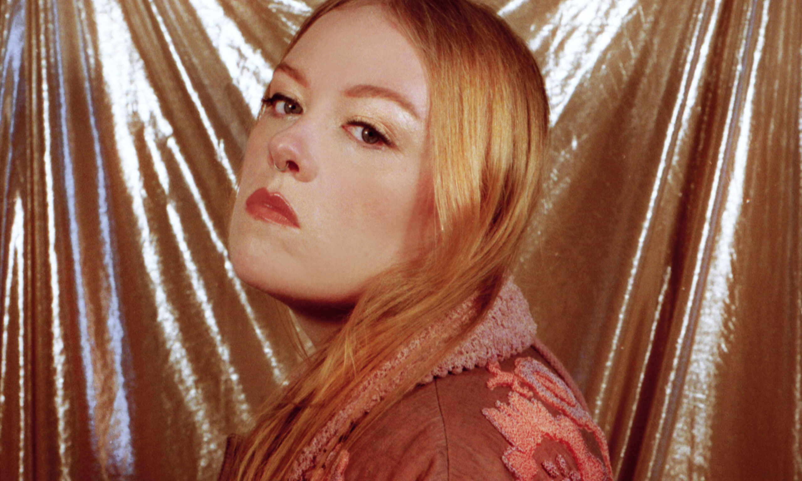 Emma-Jean Thackray musikaria.