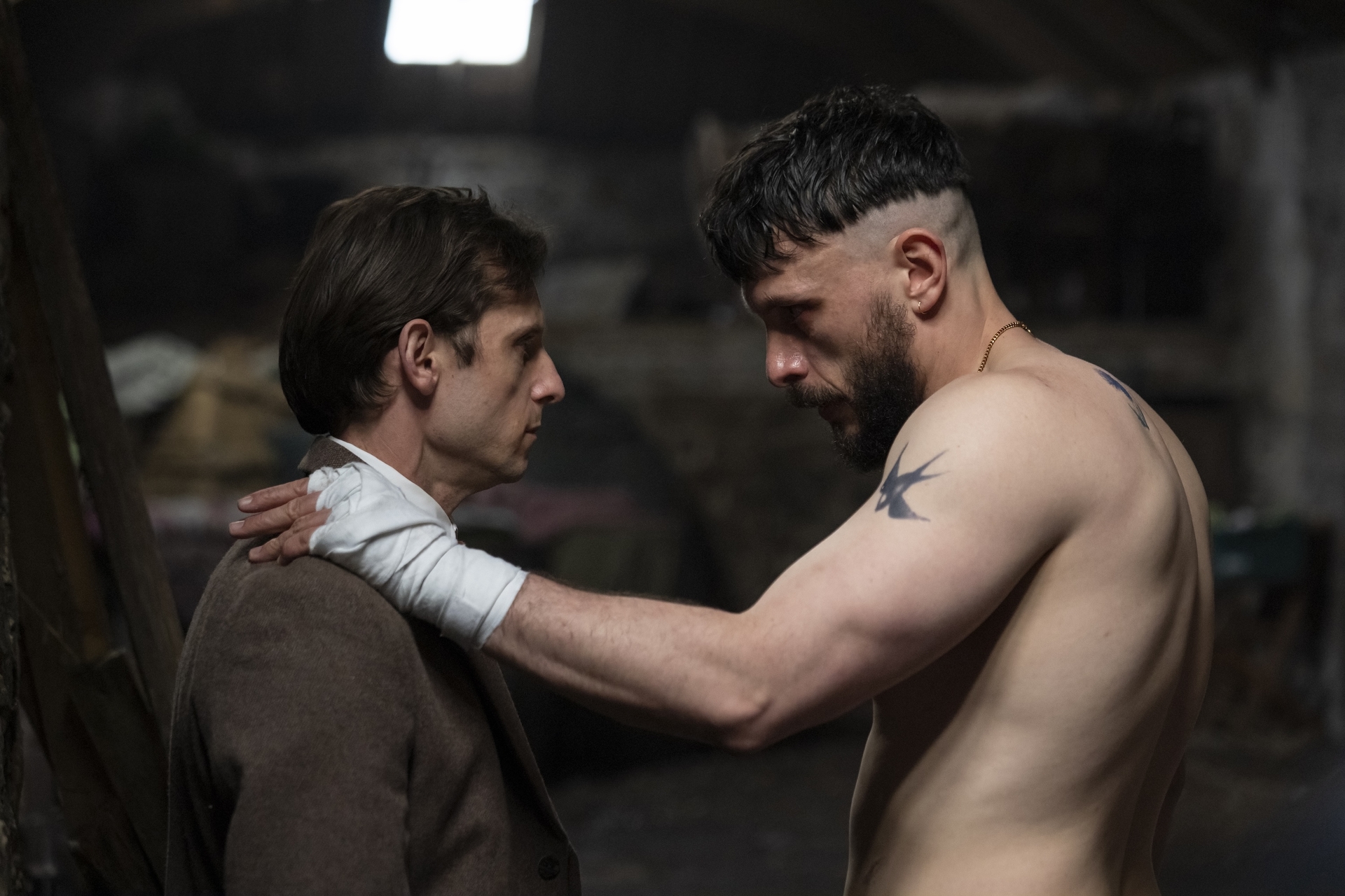 'Half Man' telesailaren fotograma bat. HBO MAX