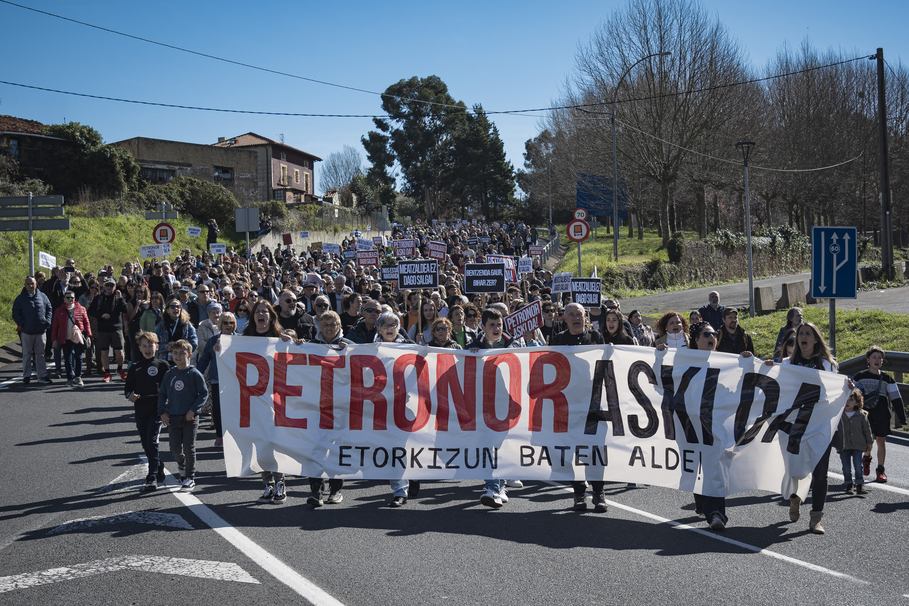 Muskizko bentzeno ihesagatik martxoan egindako manfiestazioaren irudia. ARITZ LOIOLA / FOKU