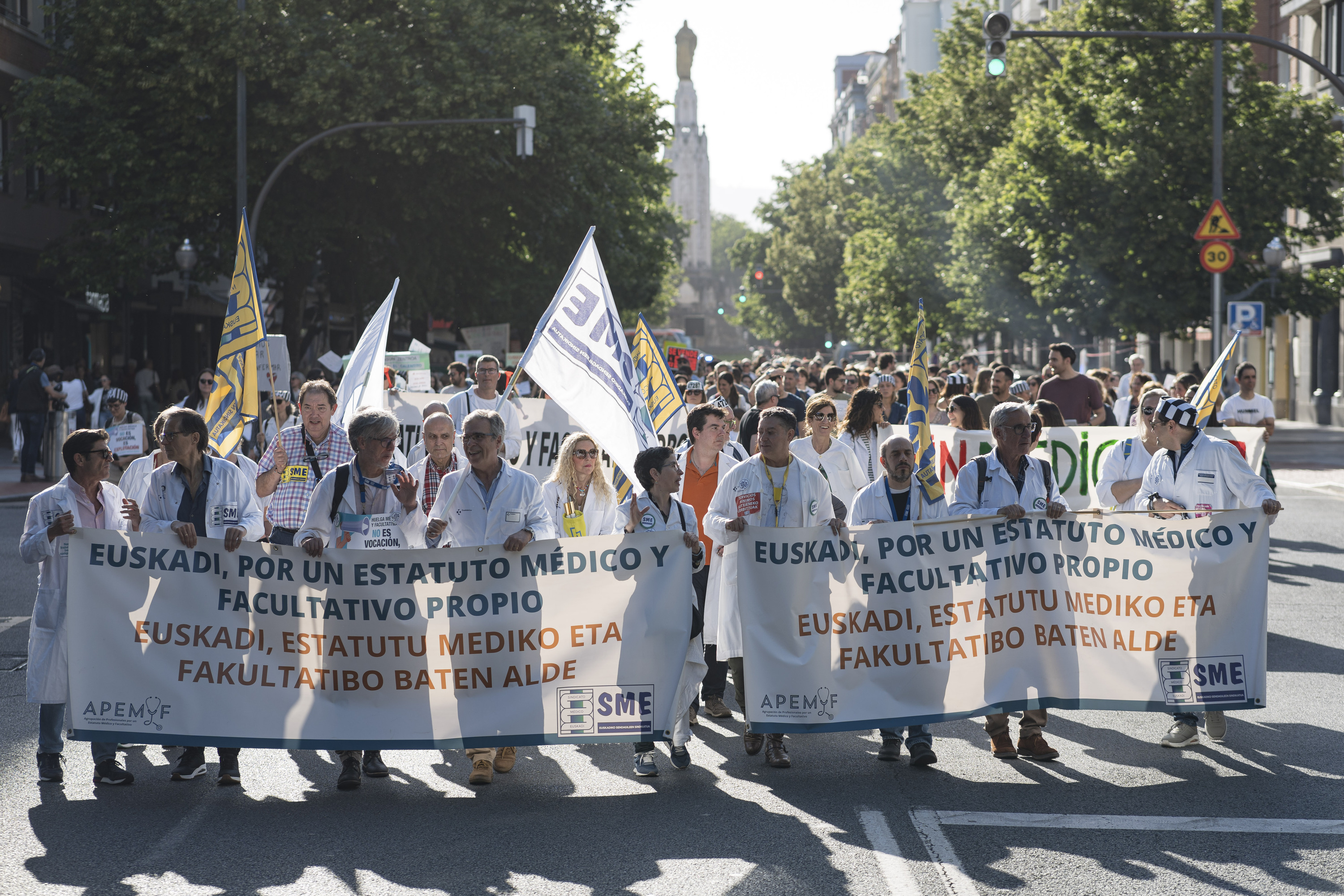 Medikuen Sindikatuaren manifestazioa, gaur, Gasteizen. ARITZ LOIOLA / FOKU
