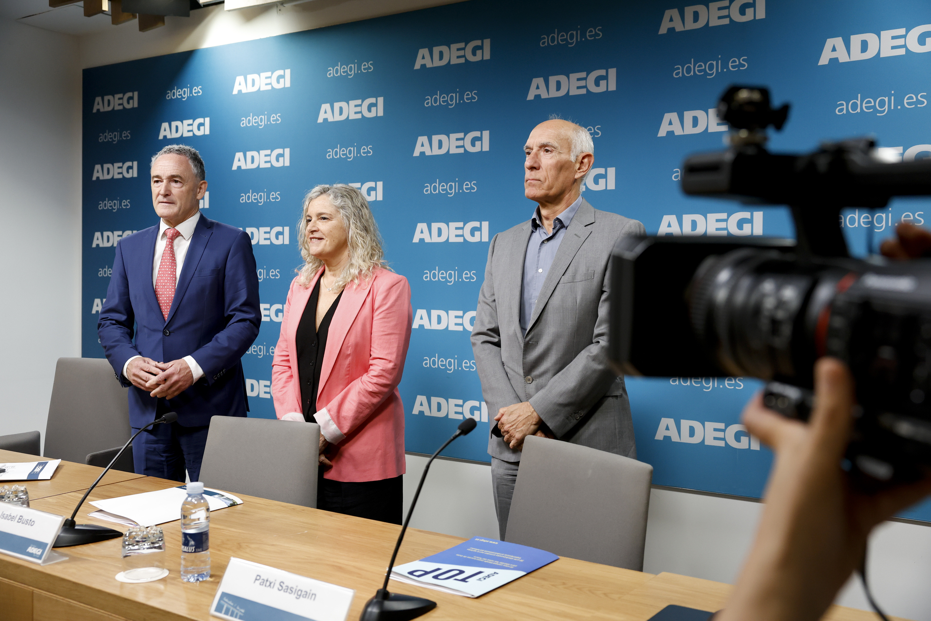 Adegi patronaleko buruak Donostian egindako agerraldian. JUAN HERRERO / EFE