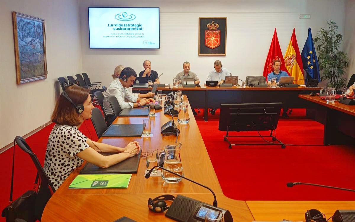 Nafarroako Parlamentuko agerraldia. UEMAK UTZITAKOA