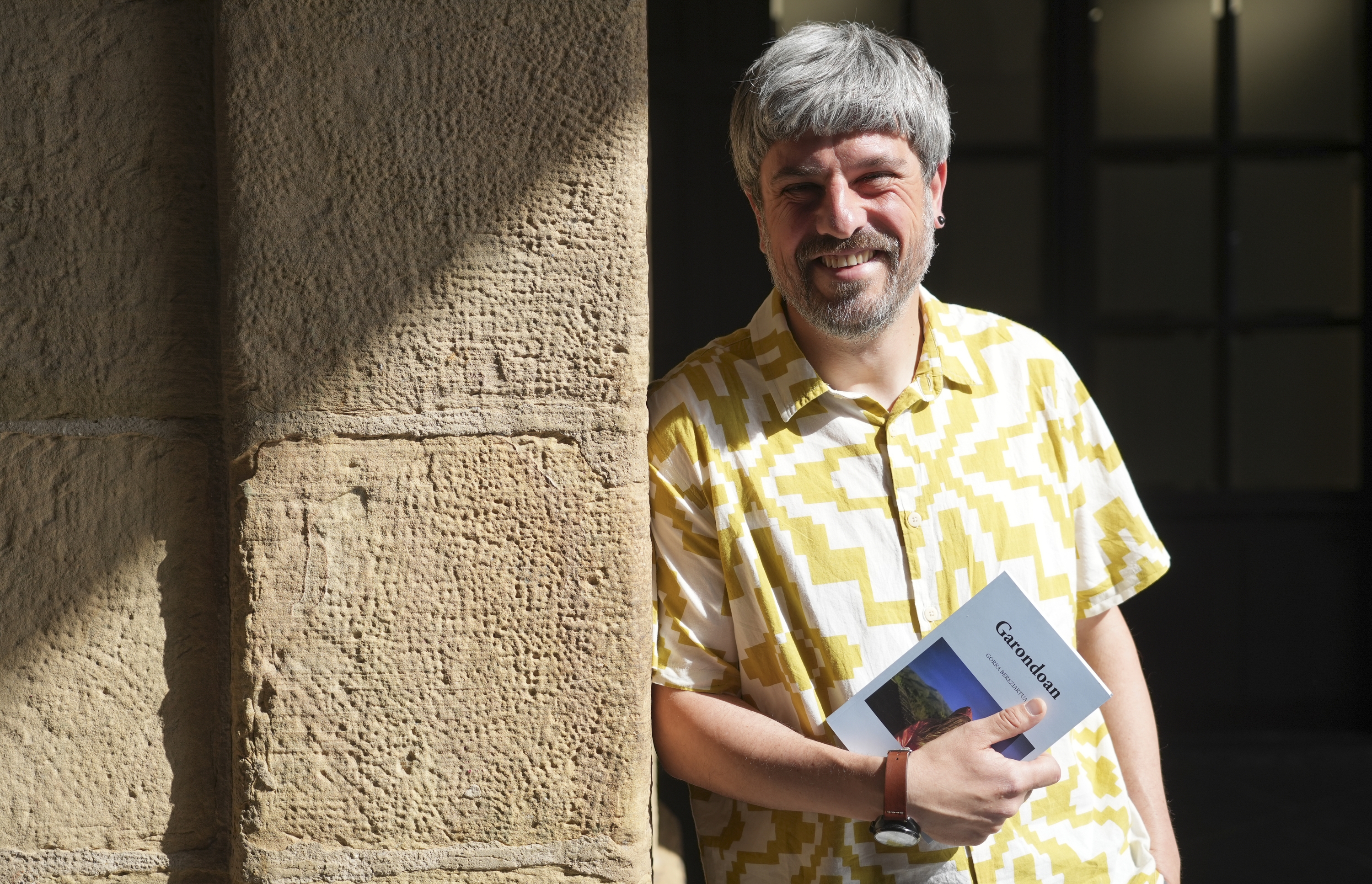 Gorka Bereziartua 'Garondoa' nobelaren aurkezpenean, gaur, Donostian. JAGOBA MANTEROLA / FOKU