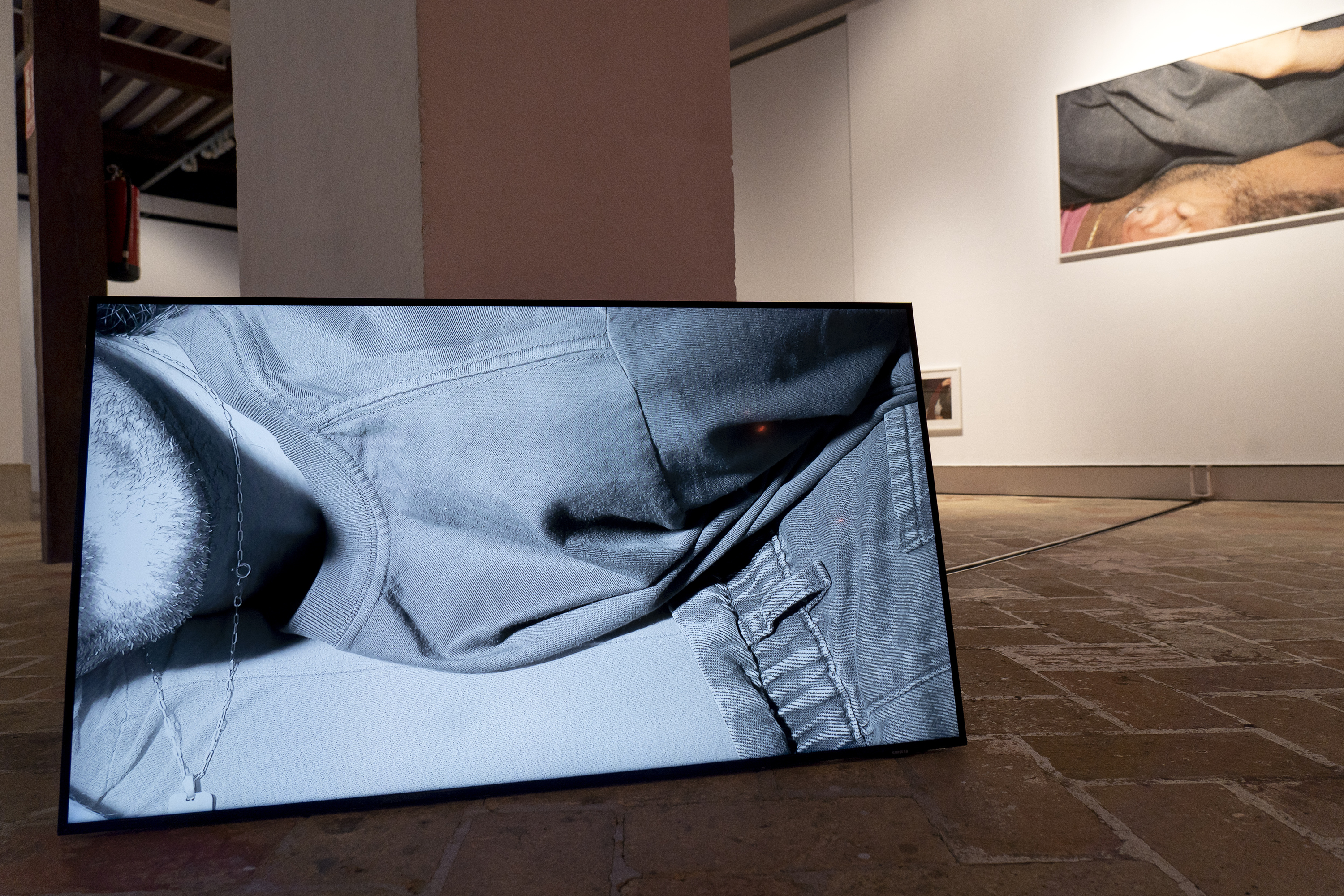  Itsaso Iribarren eta German de la Riva artisten 'Flesh & Films' proiektuaren parte bat, Arma Aretoan. IÑIGO URIZ / FOKU