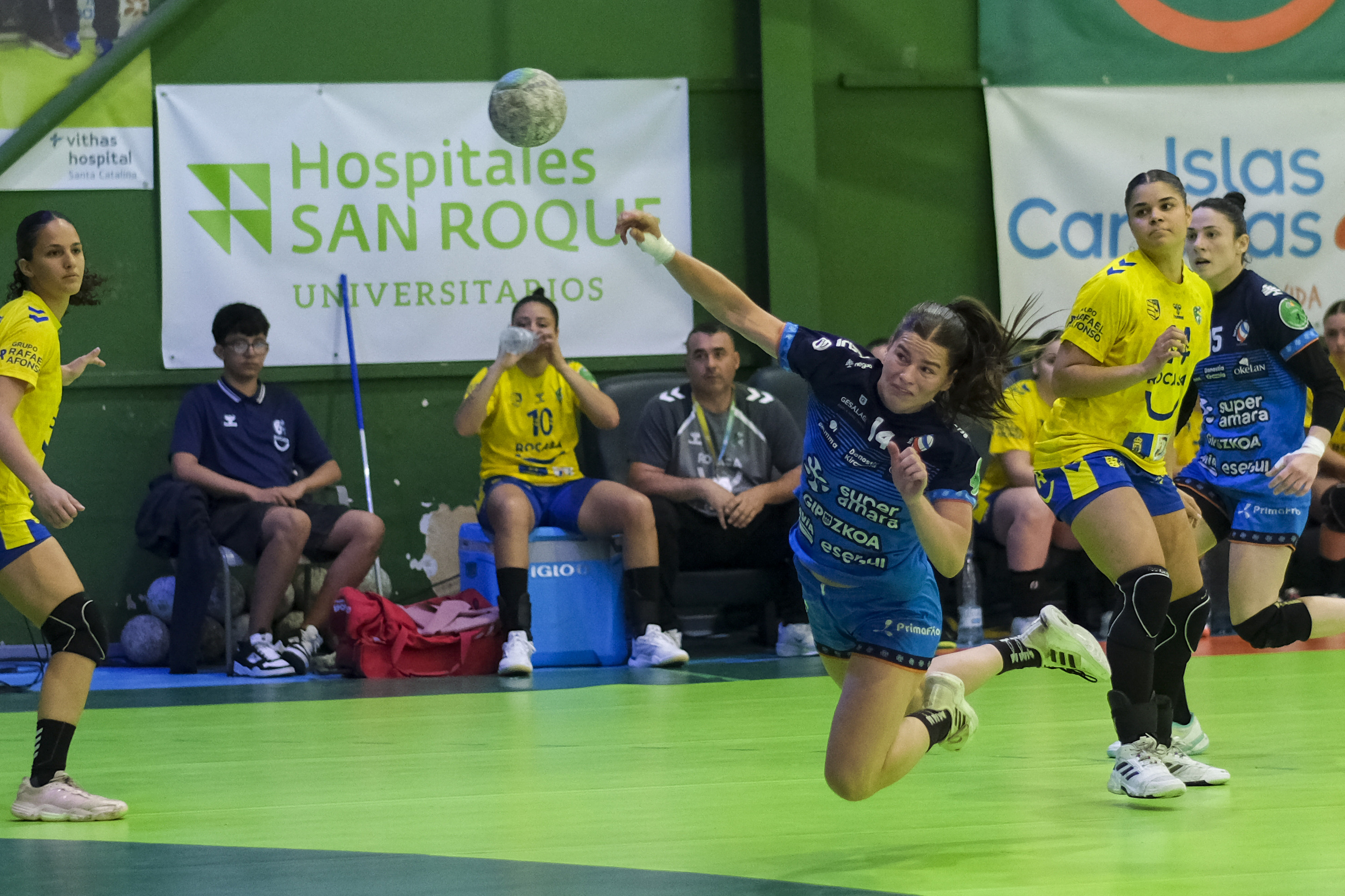 Kruijswijk jaurtiketa bat egiten, gaur, Telden. ANGEL MEDINA G. / EFE