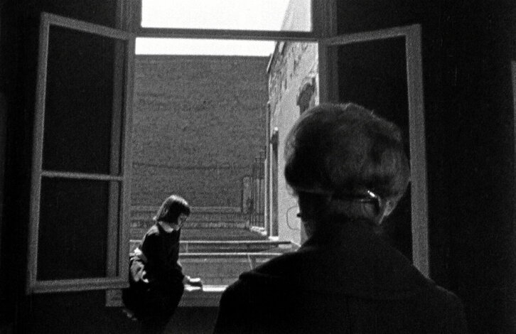 Maria Luisa Elio zuzendariaren 'En el balcón vacío' filmeko irudi bat. BERRIA