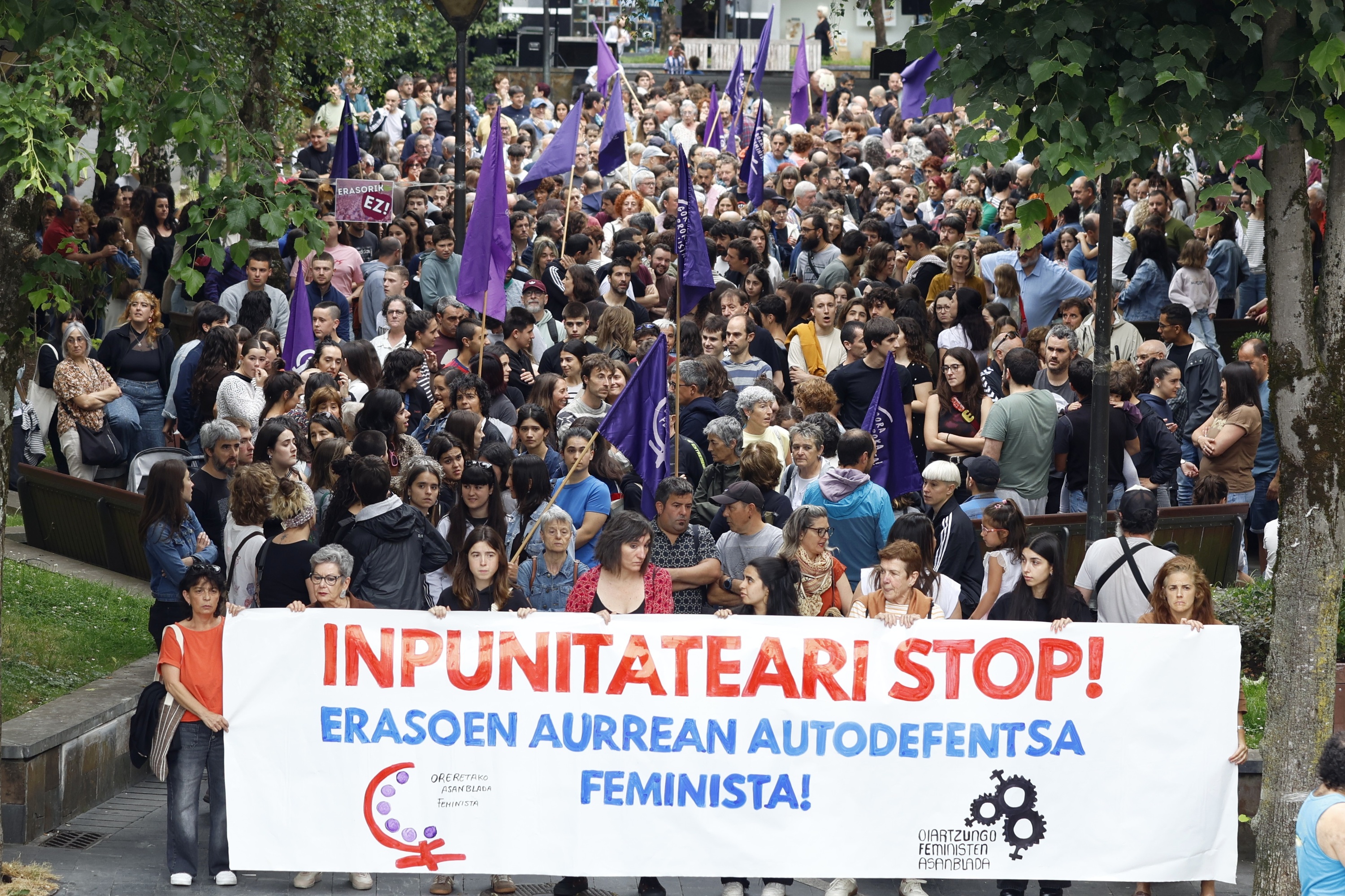 Xenpelar bertso eskolako sexu erasoak gaitzesteko manifestazioa, maiatzaren 30ean, Errenterian. MAIALEN ANDRES / FOKU