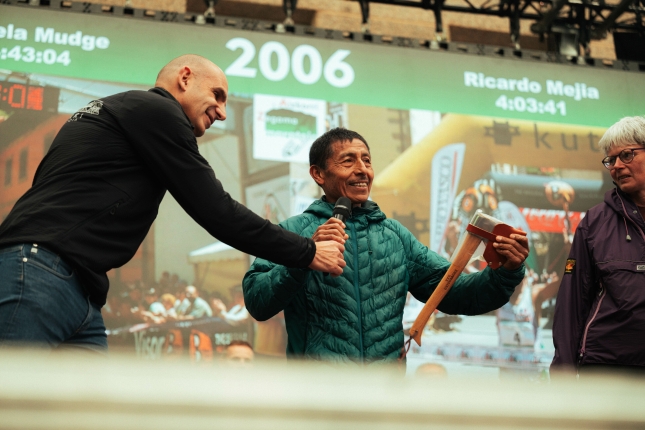 Ricardo Mejia 2026ko Zegama-Aizkorrin, irabazle guztiei egindako omenaldian