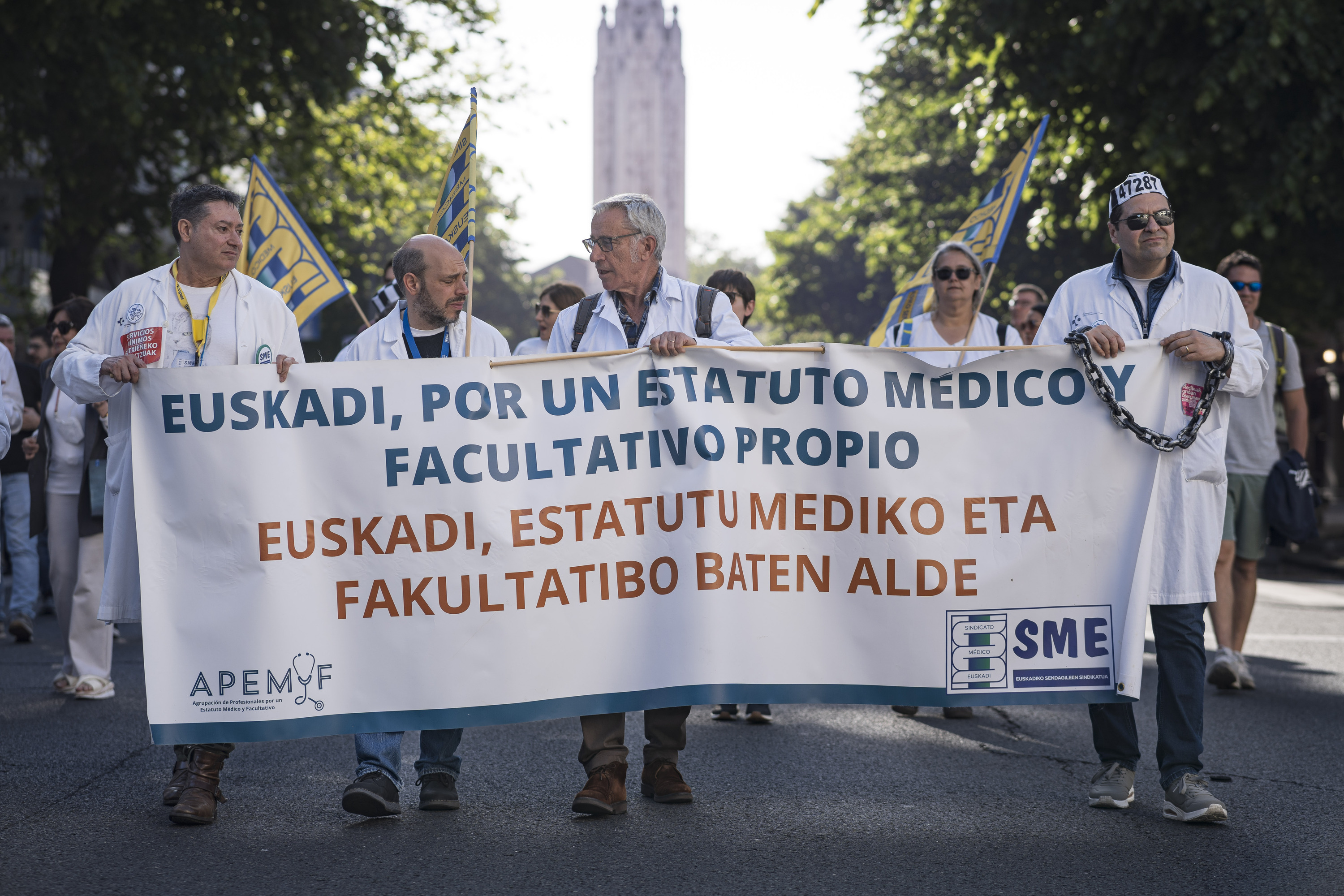 Medikuen Sindikatuaren manifestazioa, maiatzaren 20an, Gasteizen. ARITZ LOIOLA / FOKU Medikuen Sindikatuaren manifestazioa, maiatzaren 20an, Gasteizen. ARITZ LOIOLA / FOKU