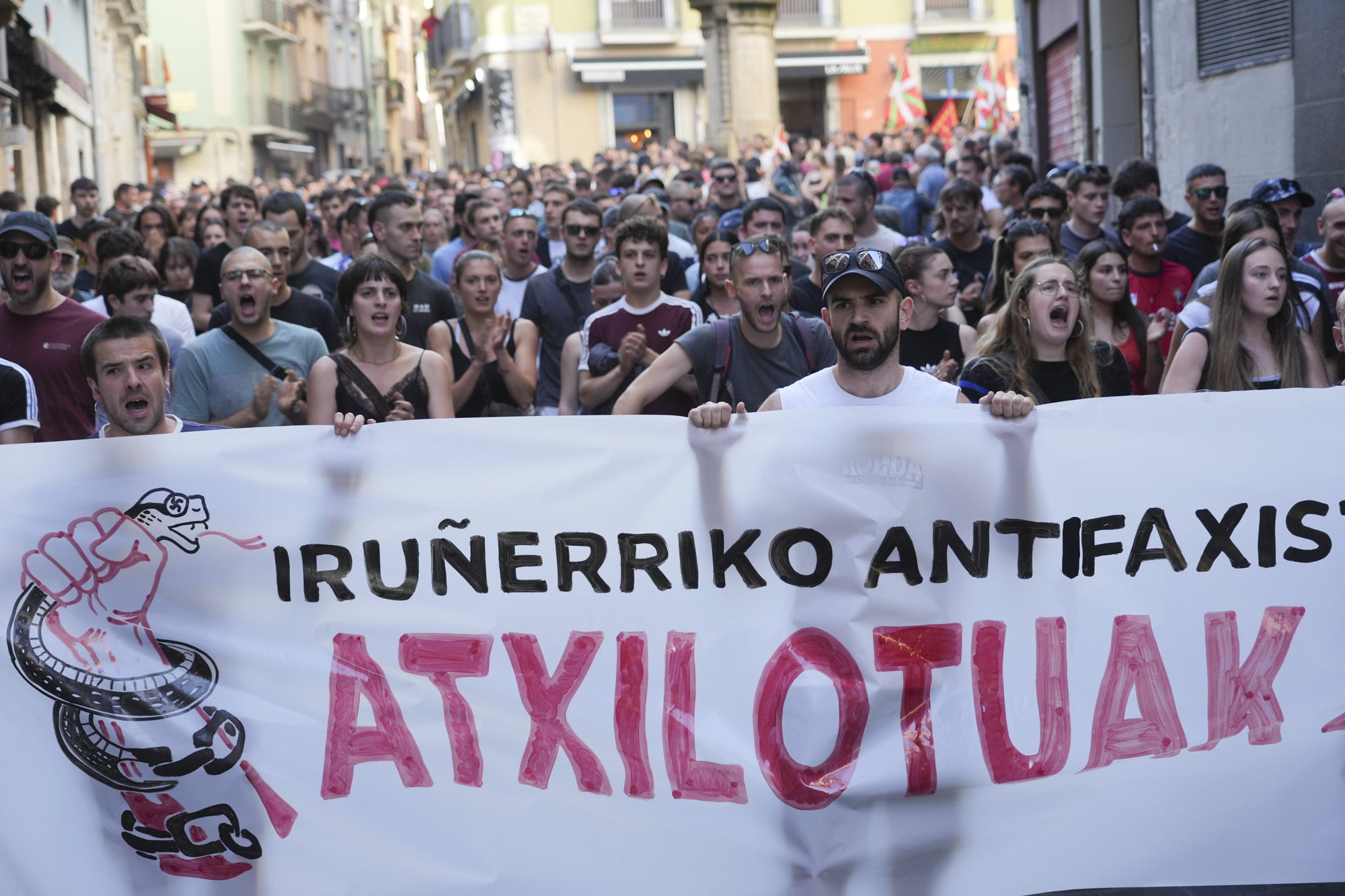 Iruñerrian atxilotutakoen alde egindako mobilizazioa, gaur, Iruñean. JAGOBA MANTEROLA / FOKU