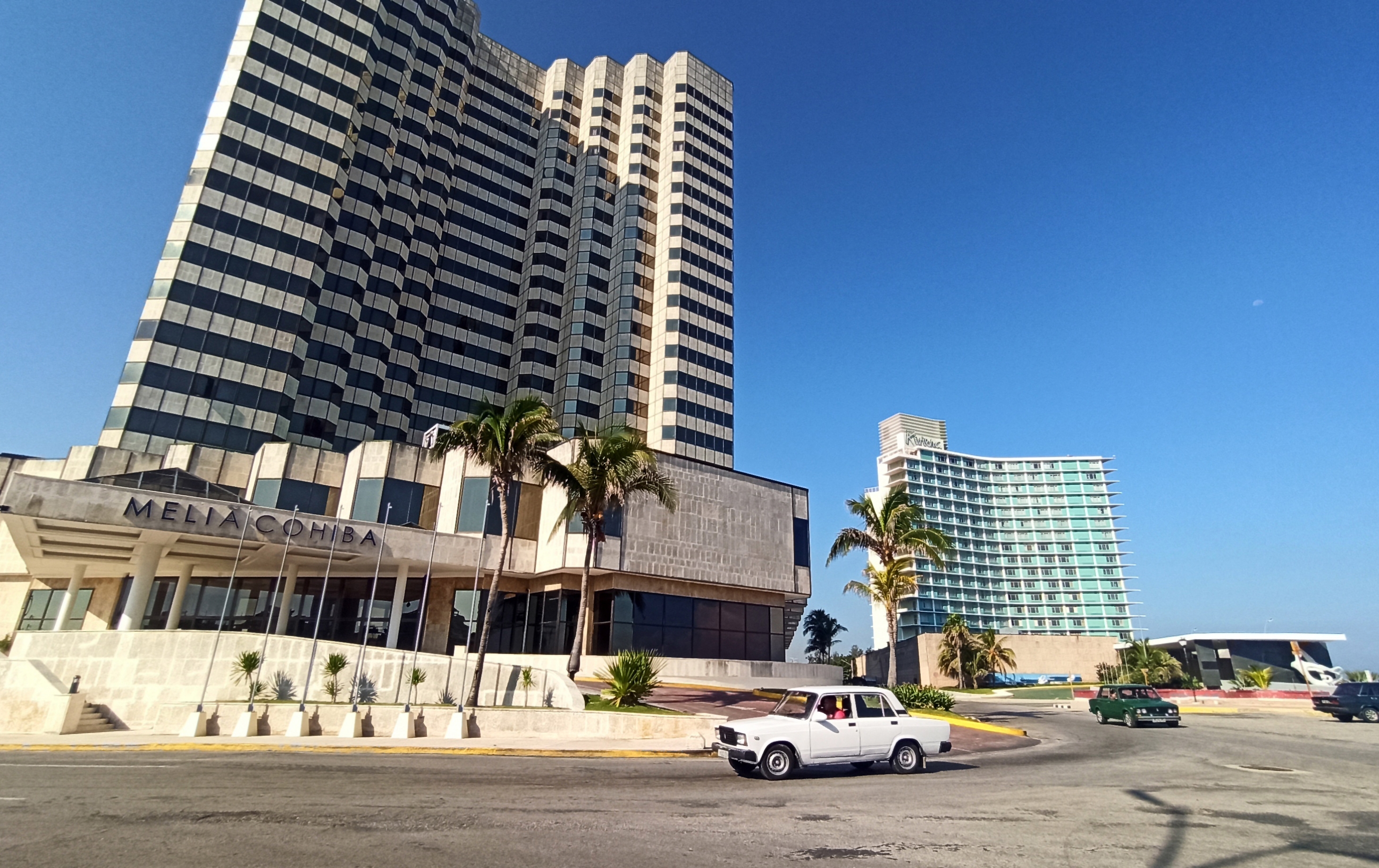 Melia etxearen hotel bat Habanan, atzo. ERNESTO MASTRASCUSA / EFE