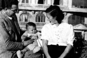 Ricardo Zabalza eta Obdulia Bermejo emaztea, Abel semearekin. BERRIA