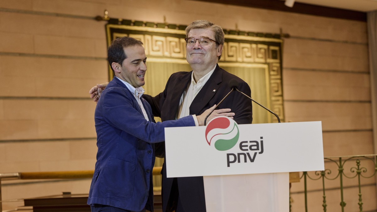 BBBko buru Iñigo Ansola eta Juan Mari Aburto, gaurko agerraldian. EAJ