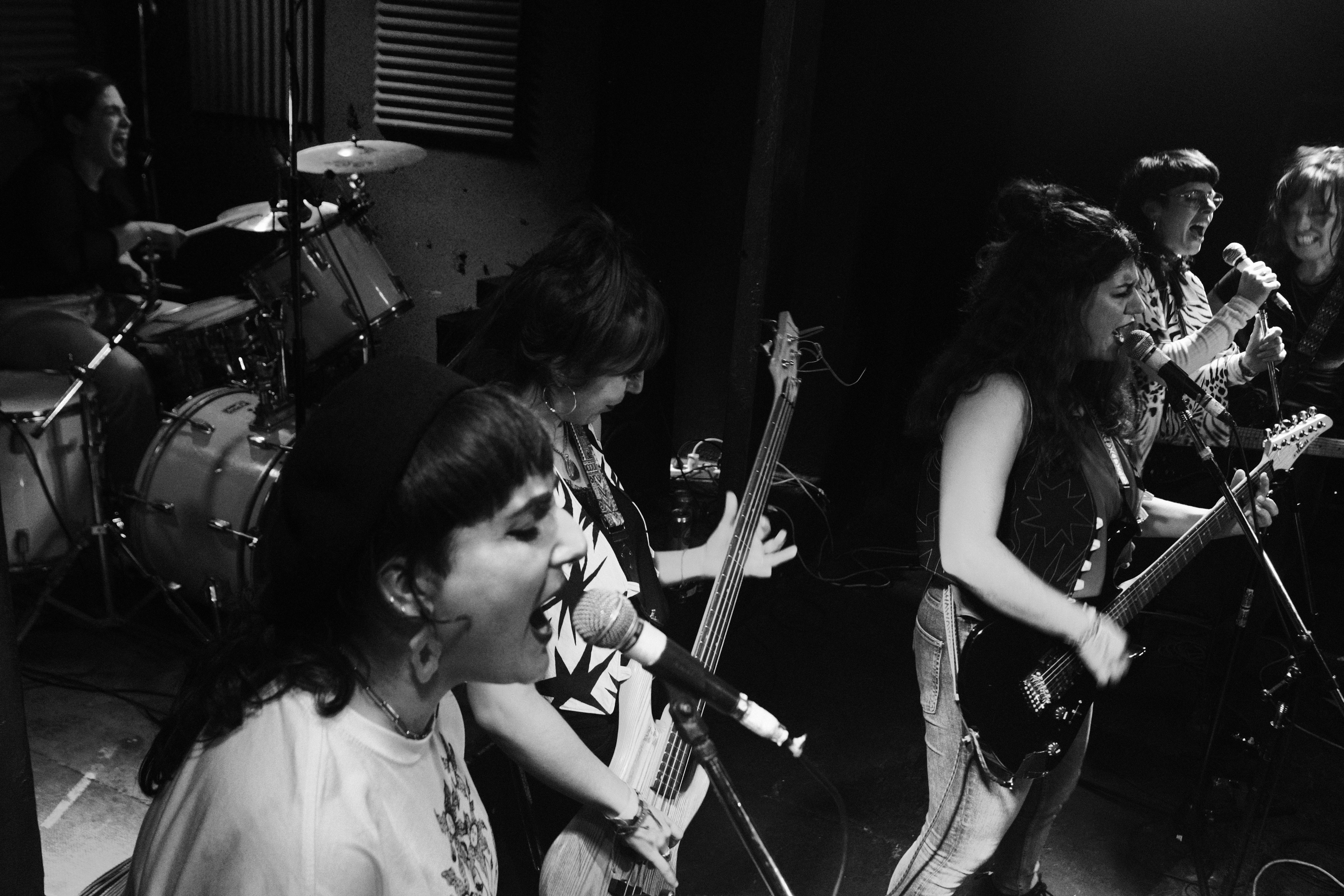 The Iiingles musika taldearen irudi bat. MANU SOLIAN