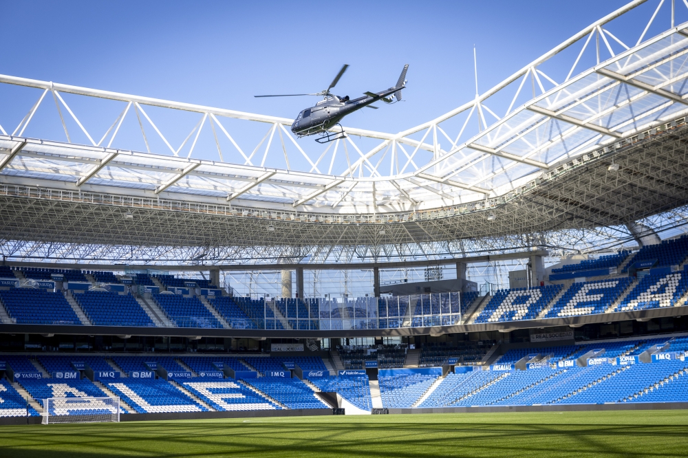 Helikoptero bat Anoetan, 'Cada día nace un listo' filmaren grabaketan.