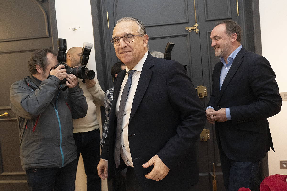Enrique Maia 2023an, hauteskundeetara ez zela aurkeztuko iragarri zuen agerraldian. IÑIGO URIZ / FOKU