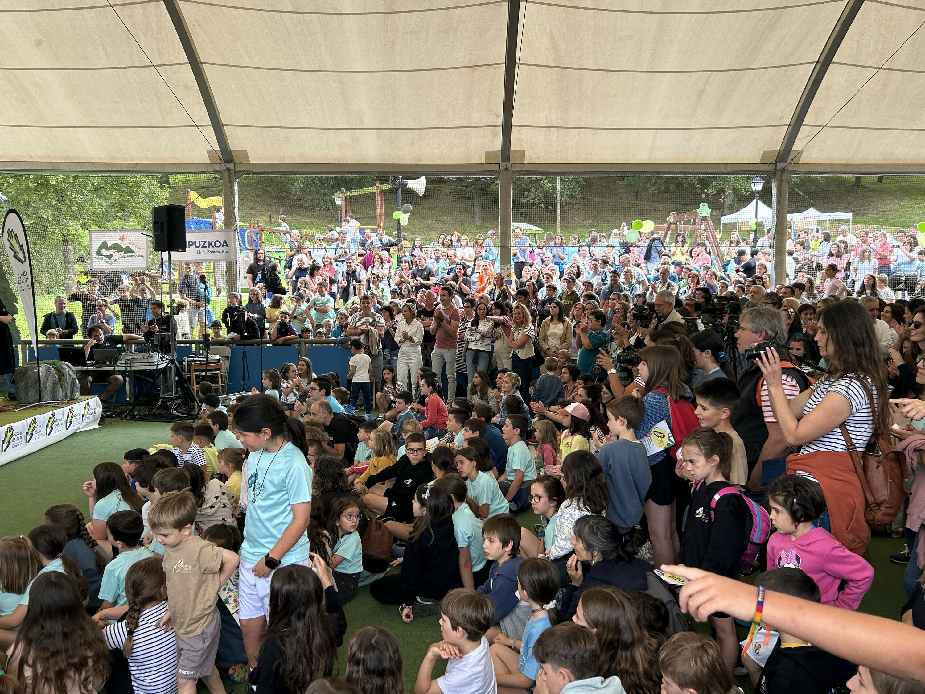 Gipuzkoako Eskola Txikien Festa, iaz, Ezkio-Itsason. BERRIA