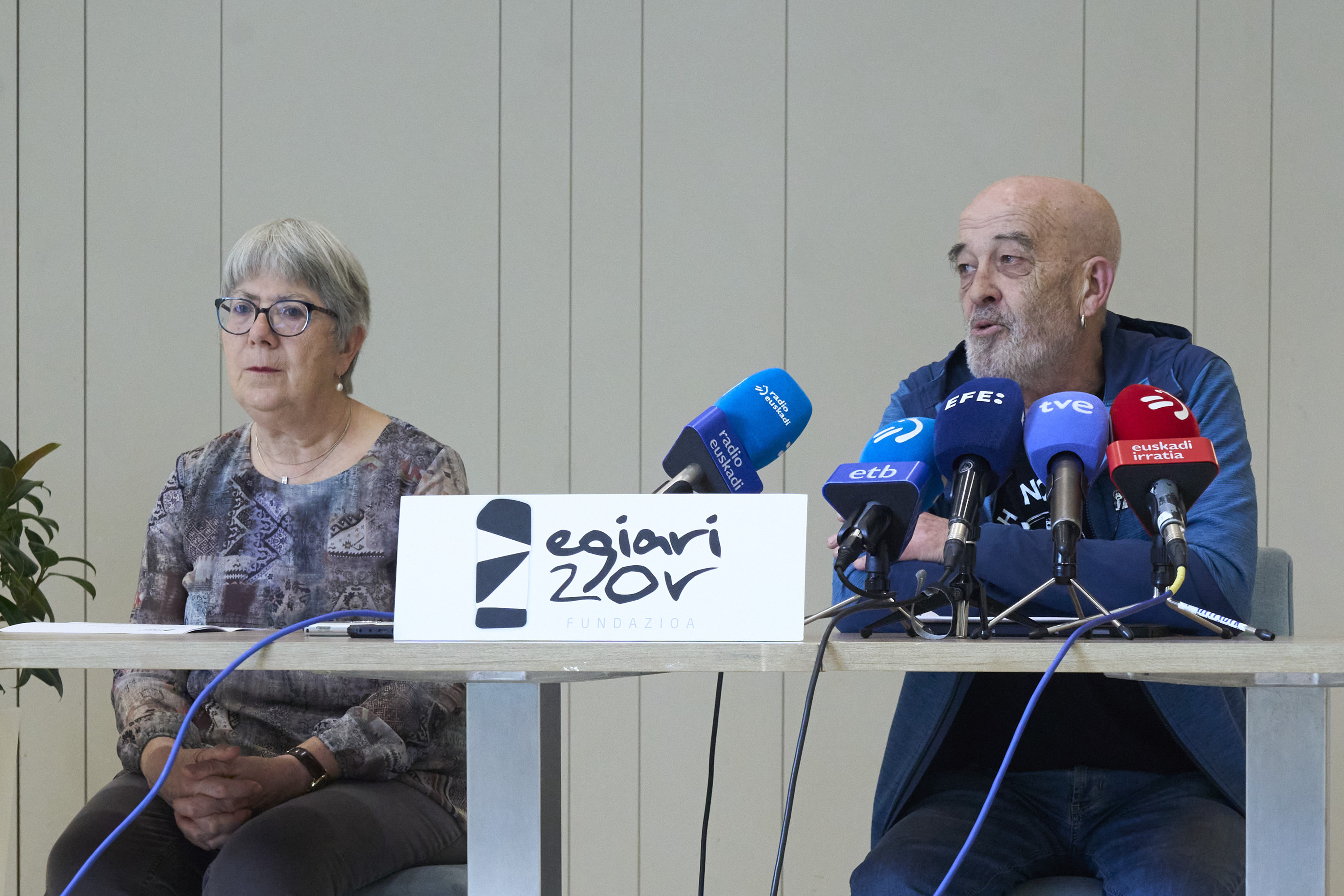 Egiari Zor-eko Pilar Garaialde eta Eneko Etxeberria. ADRIAN RUIZ-HIERRO / EFE