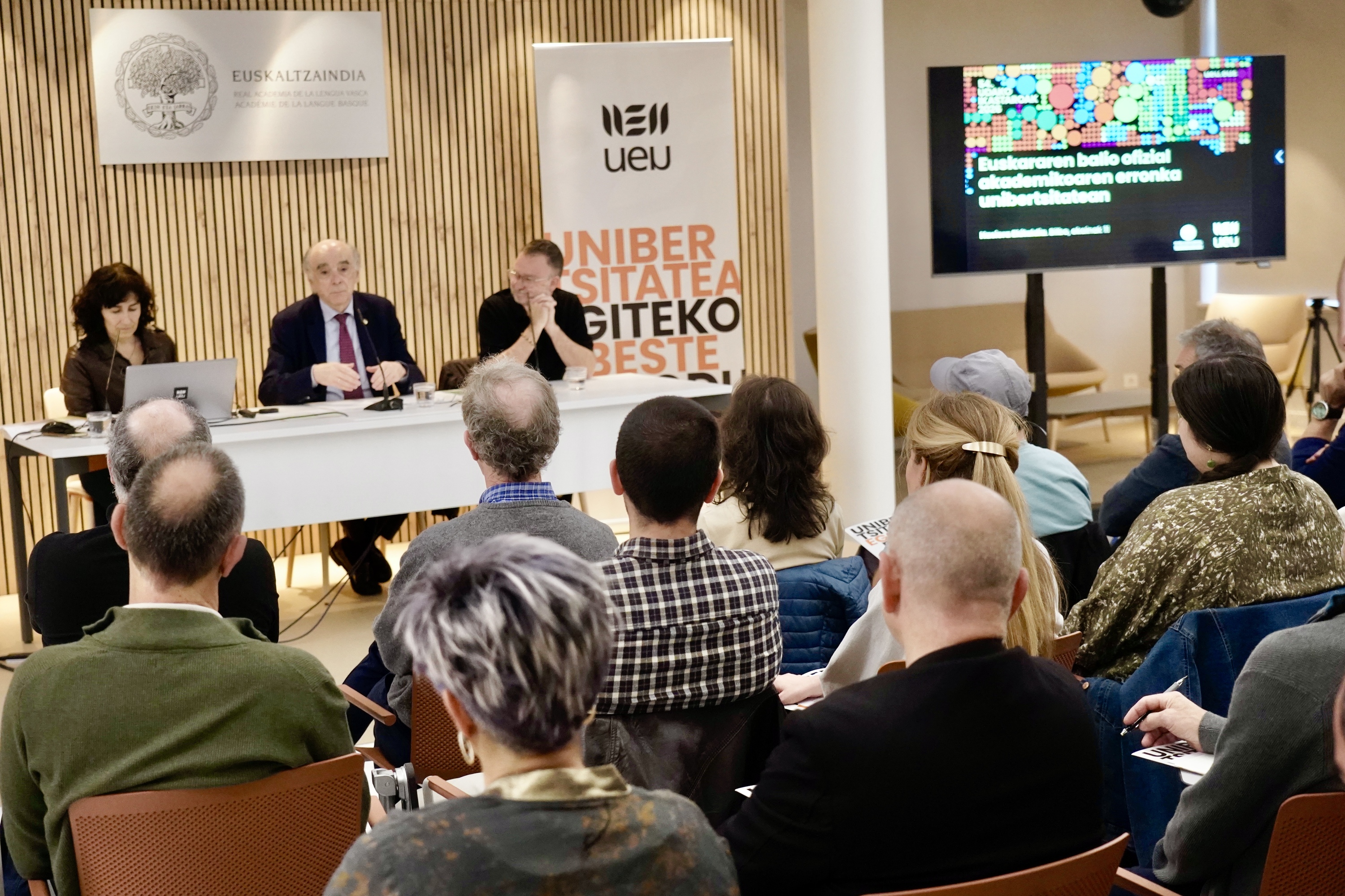 Bilbon, Euskaltzaindiaren egoitzan abiatu dituzte gaur UEUren udako ikastaroak. MARISOL RAMIREZ / FOKU 