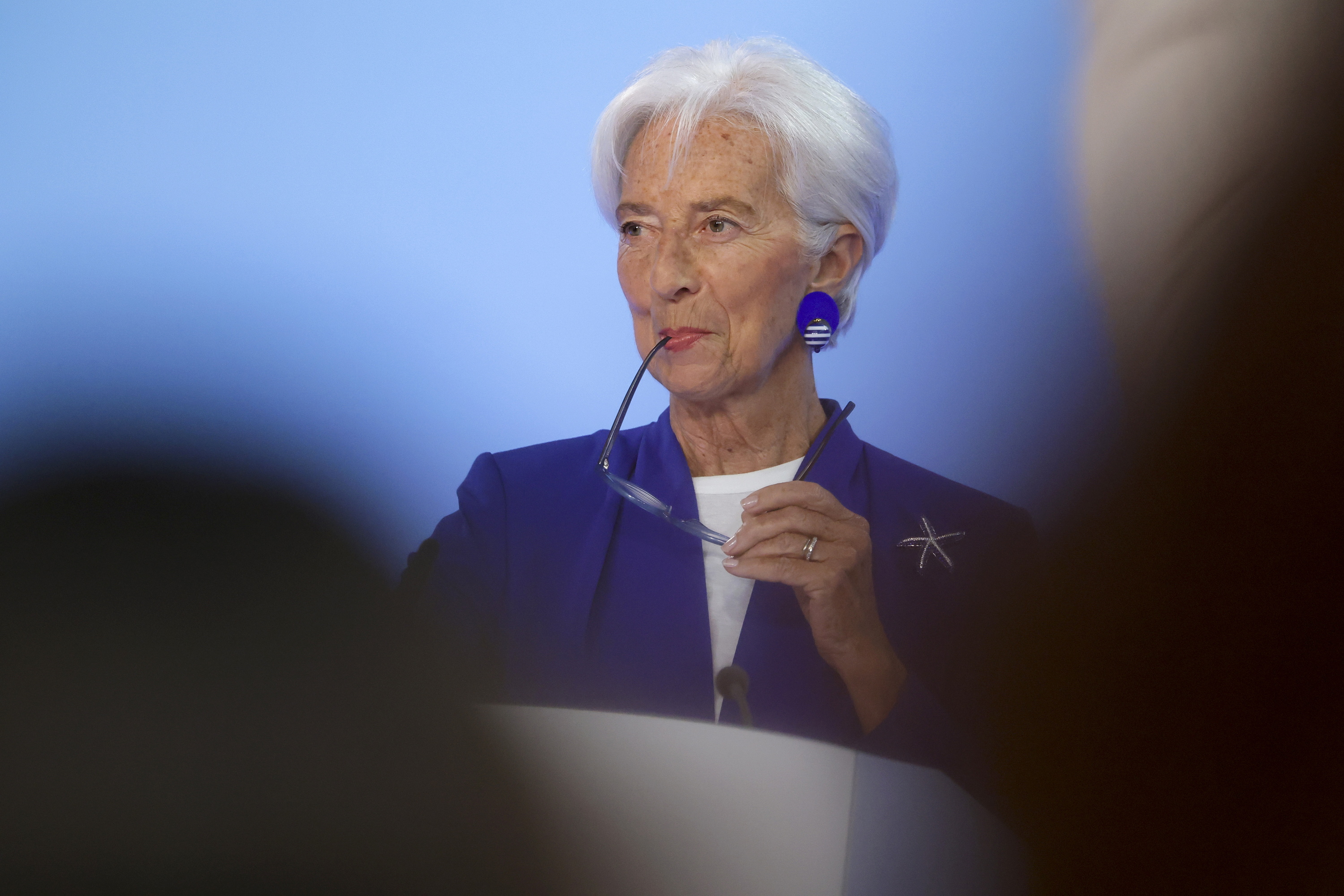 Christine Lagarde EBZko presidentea, ostegun honetan egindako prentsaurrekoan. CHRISTOPHER NEUNDORF / EFE