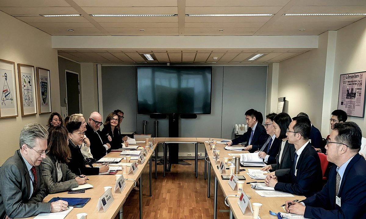 Aste honetan Bruselan bilera egin dute Ditte Juud Joergensen Europako Batzordeko Merkataritza zuzendariak eta Ling Ji Txinako merkataritza ministroordeak. 