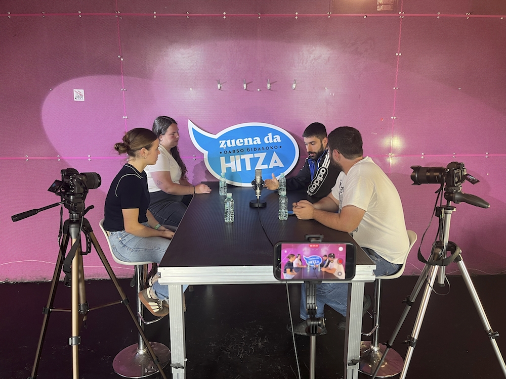 'Oarso Bidasoko Hitza'-ren 'Zuena da Hitza' bideopodcasta. HITZA