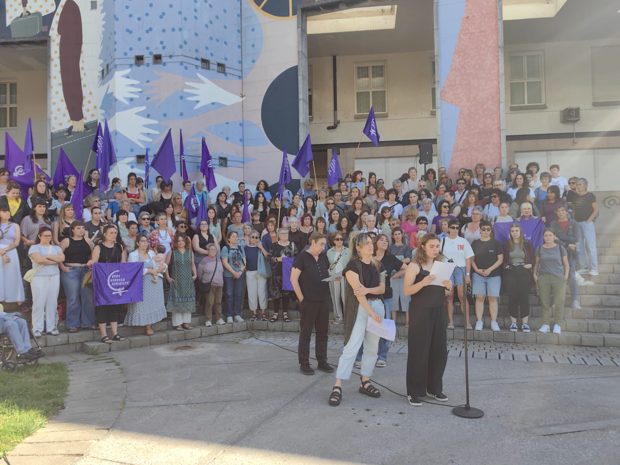 Euskal Herriko feministen agerraldia gaur, Errenterian. ISABEL JAURENA