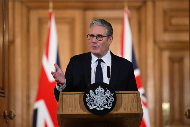 (ID_16182873) UK SOCIAL MEDIA