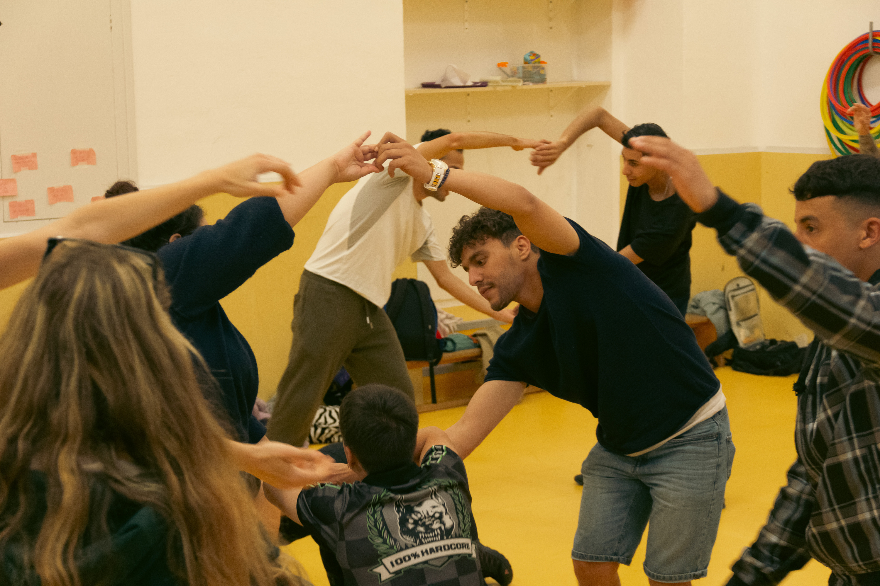 ' Inshalla / Oxala / Ojalá' antzezlan komunitarioa estreinatu aurreko entsegu bat. LEO BASCUR-TEATRODIX