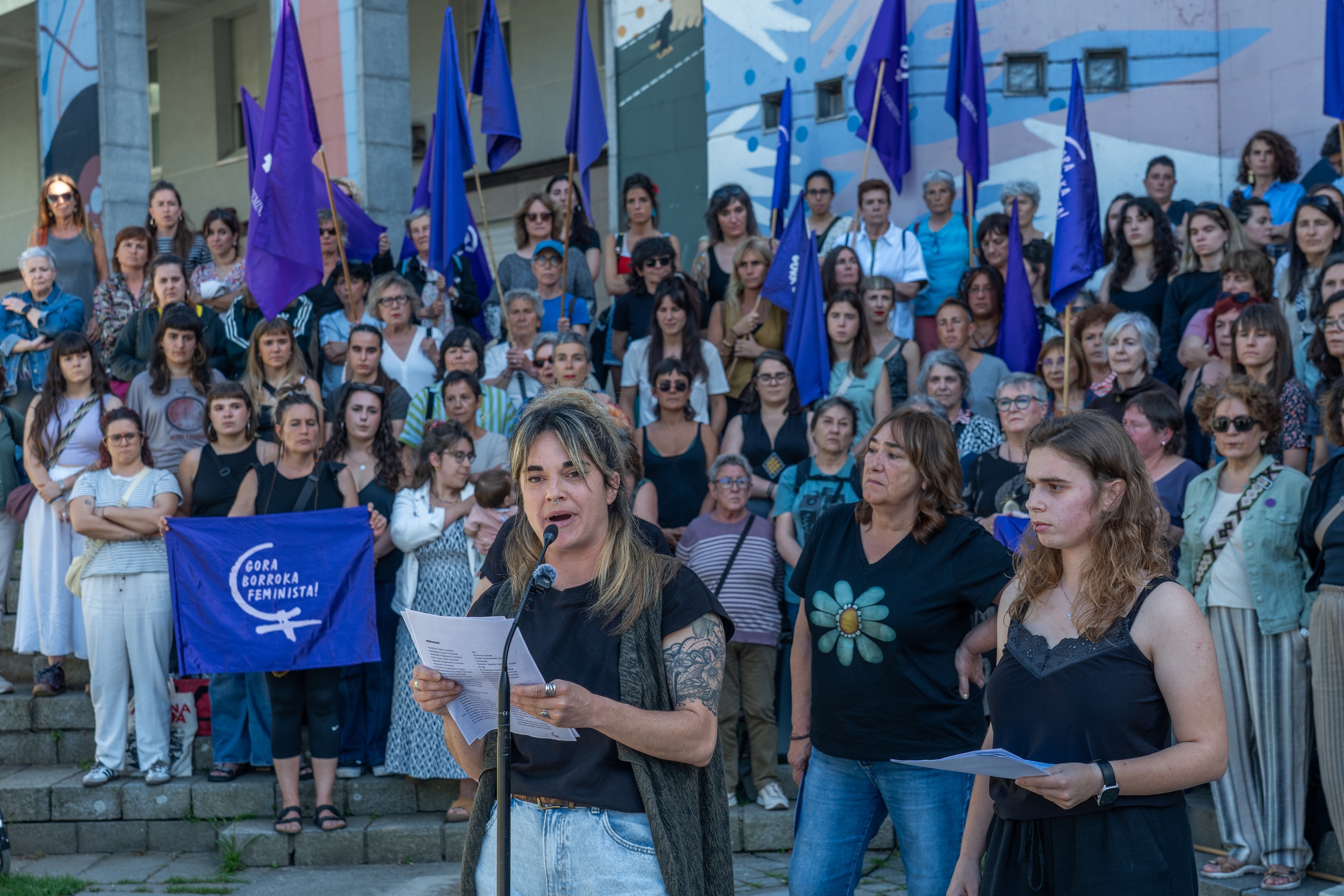 Mugimendu feministak pasa den ostiralean Errenterian egindako elkarretaratzea. ANDONI CANELLADA / FOKU