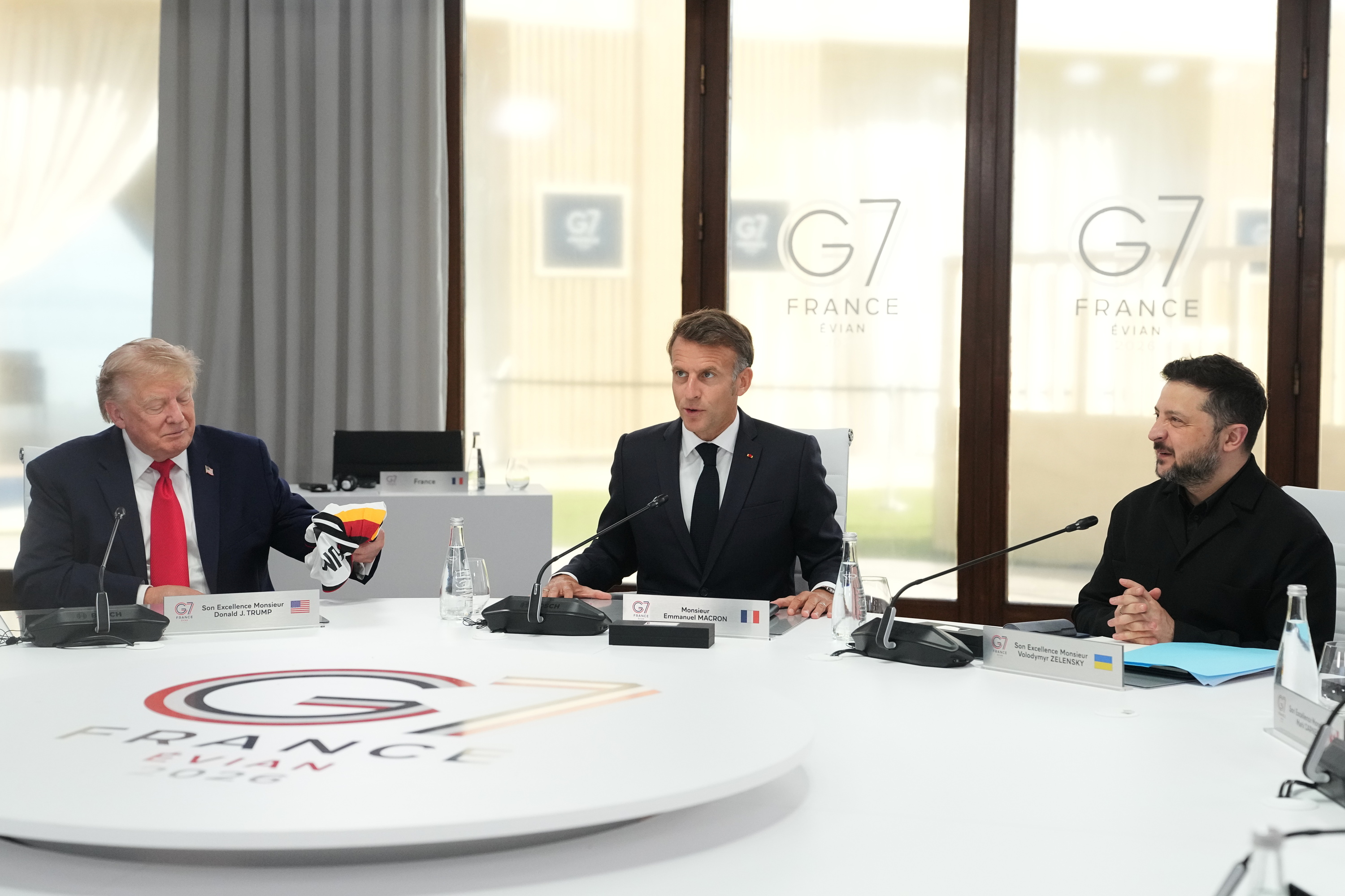 Trump, Macron eta Zelenski gaur Evian-les-Bainsen (Frantzia), G7koen bileran. THIBAULT CAMUS / EFE