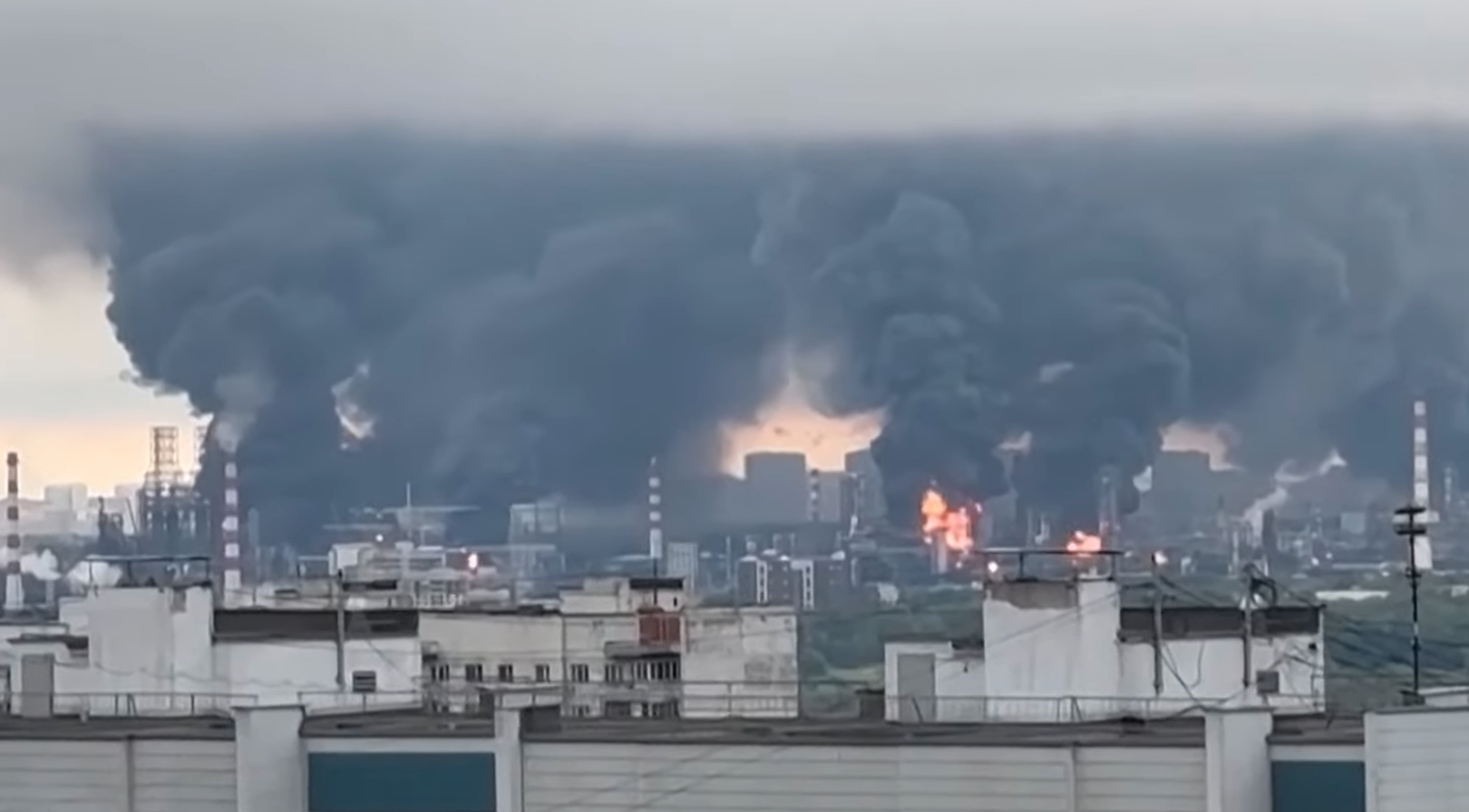 Moskutik gertu den petrolio findegi bat sutan, gaur. BERRIA