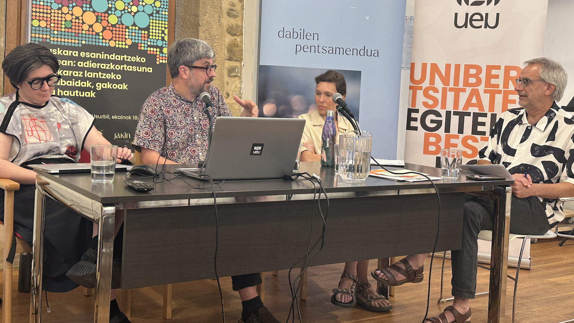 III Euskara esanindartzeko bidean III Euskara esanindartzeko bidean