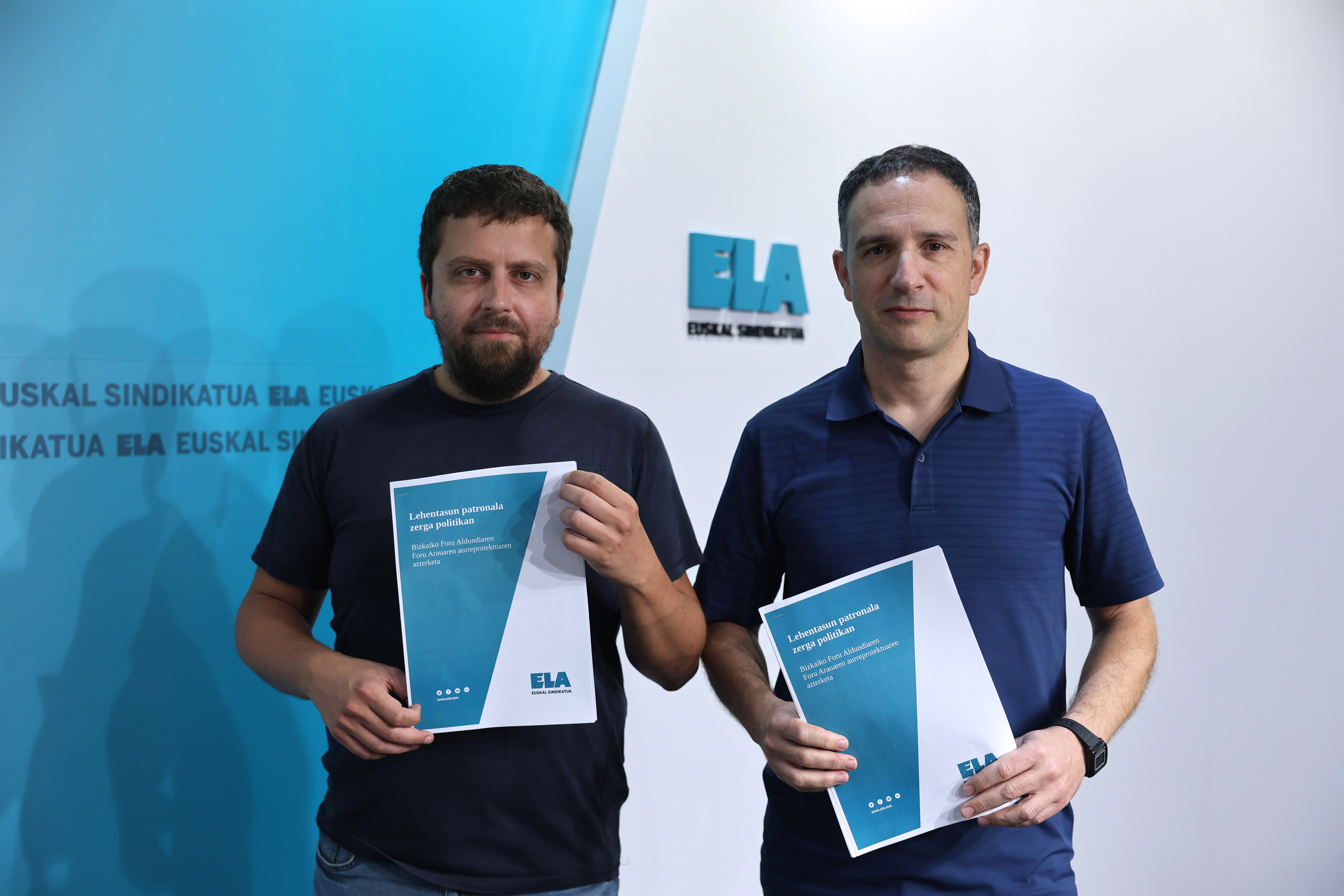 Aitor Murgia eta Mitxel Lakuntza, ELAk aurkeztu duen azterketarekin, gaur, Bilbon. OSKAR MATXIN EDESA / FOKU Aitor Murgia eta Mitxel Lakuntza, ELAk aurkeztu duen azterketarekin, gaur, Bilbon. OSKAR MATXIN EDESA / FOKU