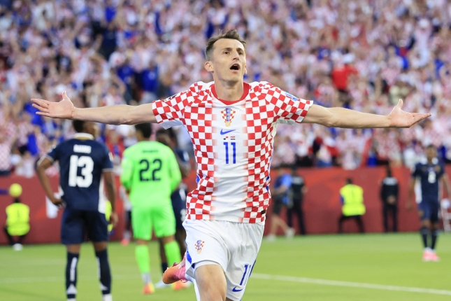Ante Budimir Osasunako aurrelariak sartu zuen Kroaziaren gol erabakigarria. BIENVENIDO VELASCO / EFE Ante Budimir Osasunako aurrelariak sartu zuen Kroaziaren gol erabakigarria. BIENVENIDO VELASCO / EFE