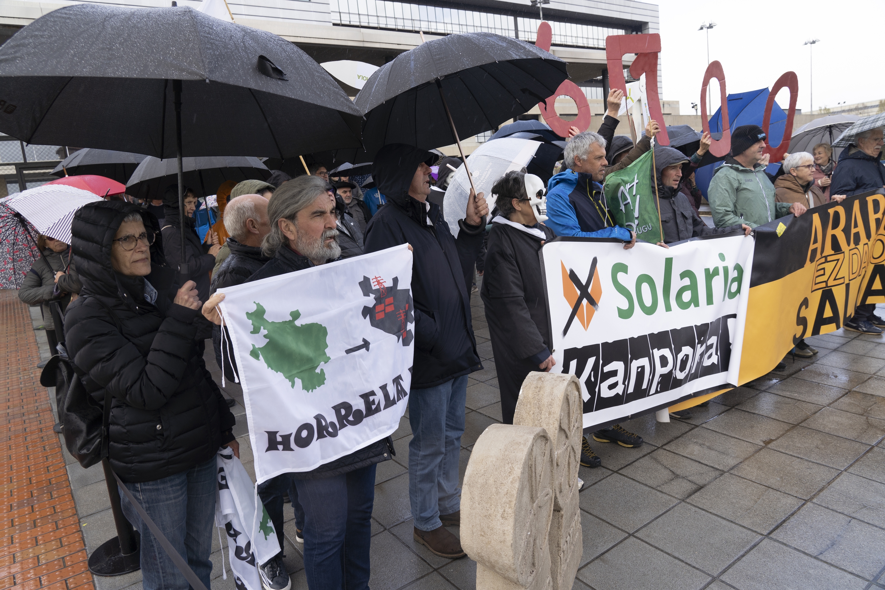 UAGAk solariaren proiektuen aurka antolaturiko protesta, artxiboko irudi batean. RAUL BOGAJO / FOKU