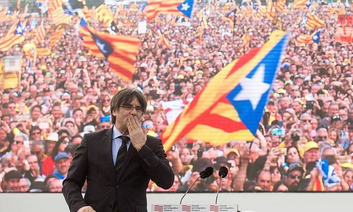 Carles Puigdemont, Perpinyan otsailean eginiko ekitaldian. DAVID BORRAT / EFE