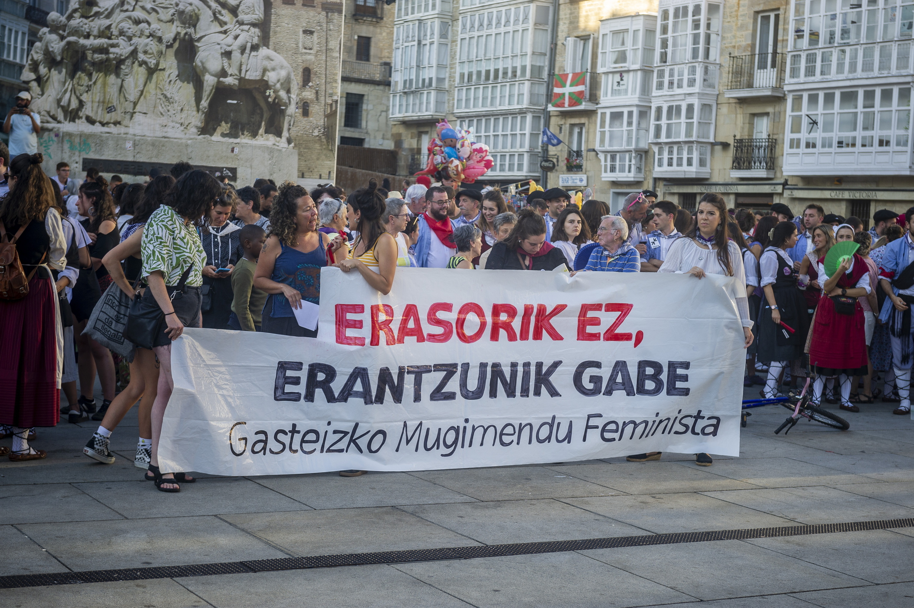 Gasteizko Mugimendu Feministaren elkarretaratze bat, artxiboko irudi batean. JAIZKI FONTANEDA / FOKU