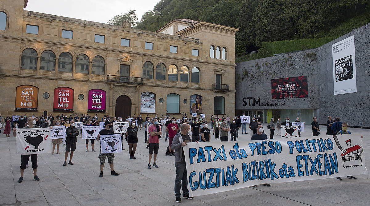 Patxi Ruizen protestaren aldeko elkarretaratze bat, maiatzaren 21ean, Donostian. JUAN CARLOS RUIZ, FOKU