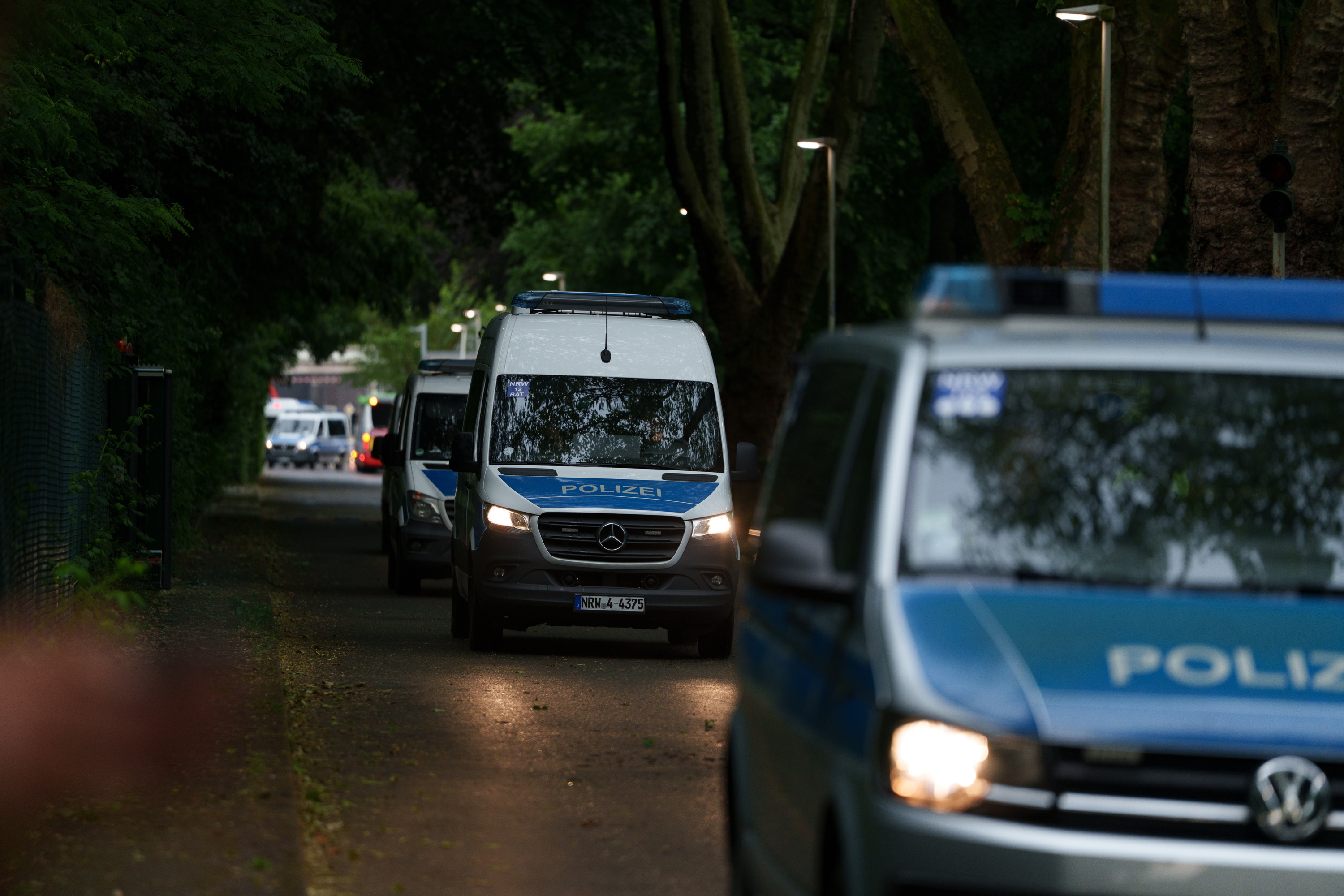 Alemaniako Poliziaren furgoneta batzuk, artxiboko argazki batean. EFE