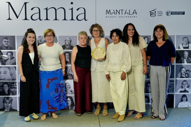 MAMIA