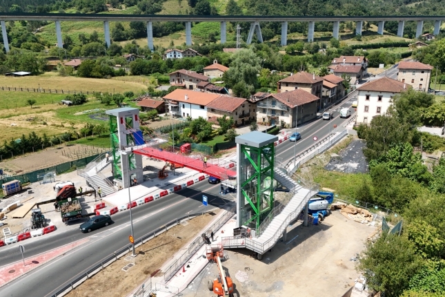 N-634 errepide gaineko pasabidea, Zornotzako San Antonio auzoan, gaur. BIZKAIKO FORU ALDUNDIA