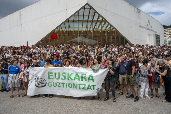 Kontseiluaren elkarretaratzea EHUren Donostiako campusean. GORKA RUBIO / FOKU Kontseiluaren elkarretaratzea EHUren Donostiako campusean. GORKA RUBIO / FOKU