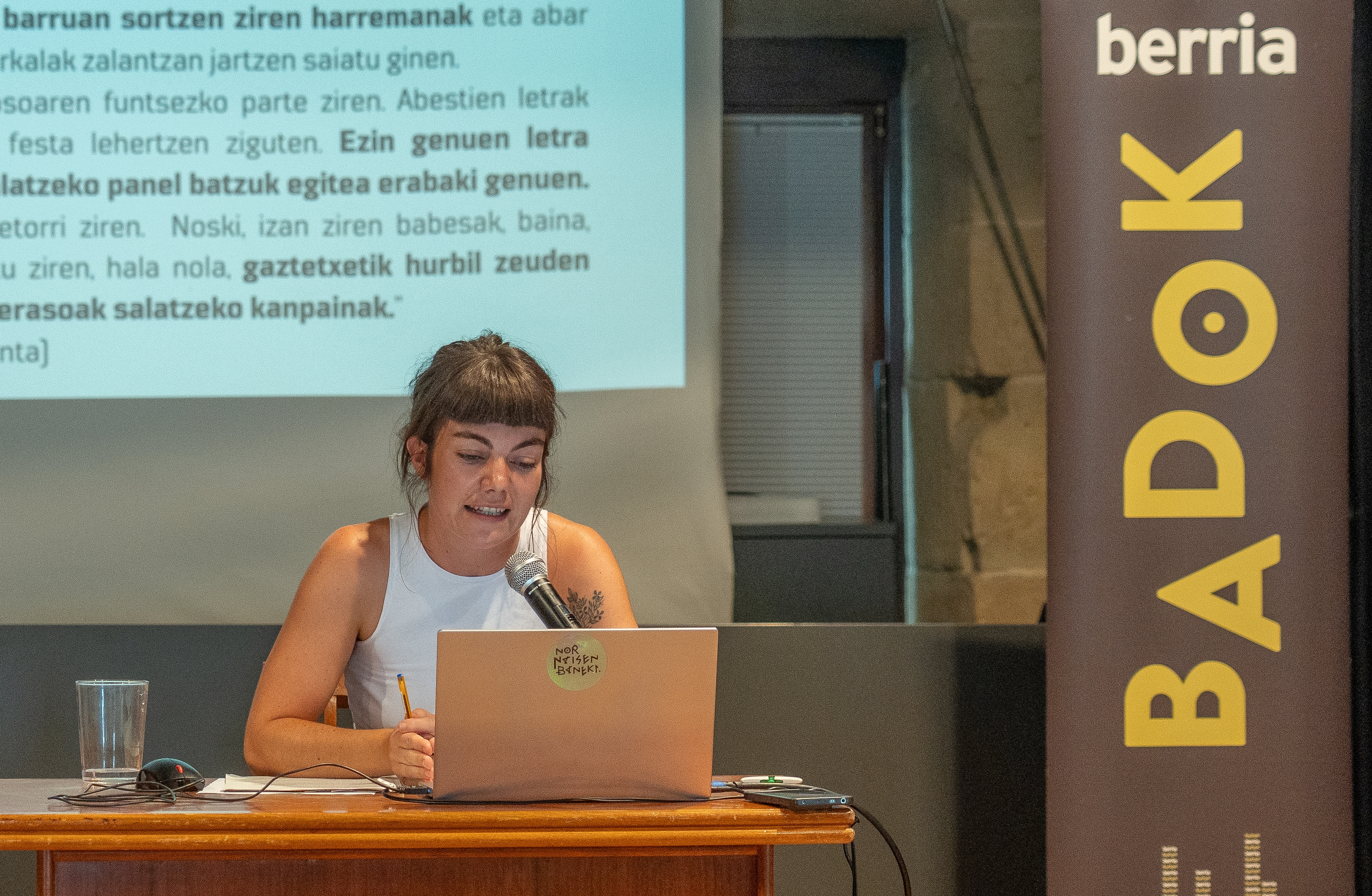 Udane Barinagarrementeria, gaur, Oiartzunen emandako hitzaldian. ANDONI CANELLADA / FOKU