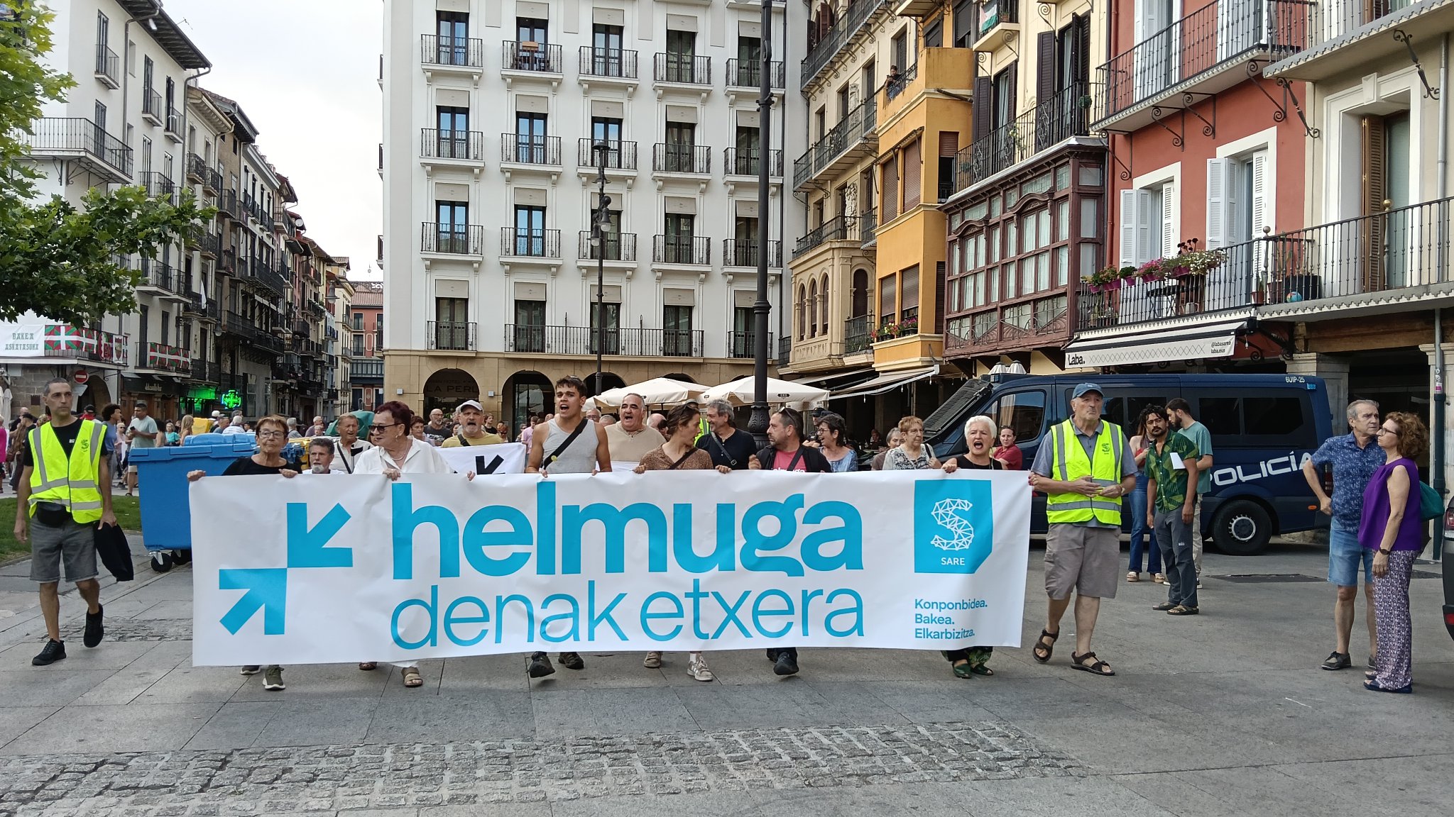 Sarek antolatuta egindako manifestazioa, gaur arratsaldean, Iruñean. SARE