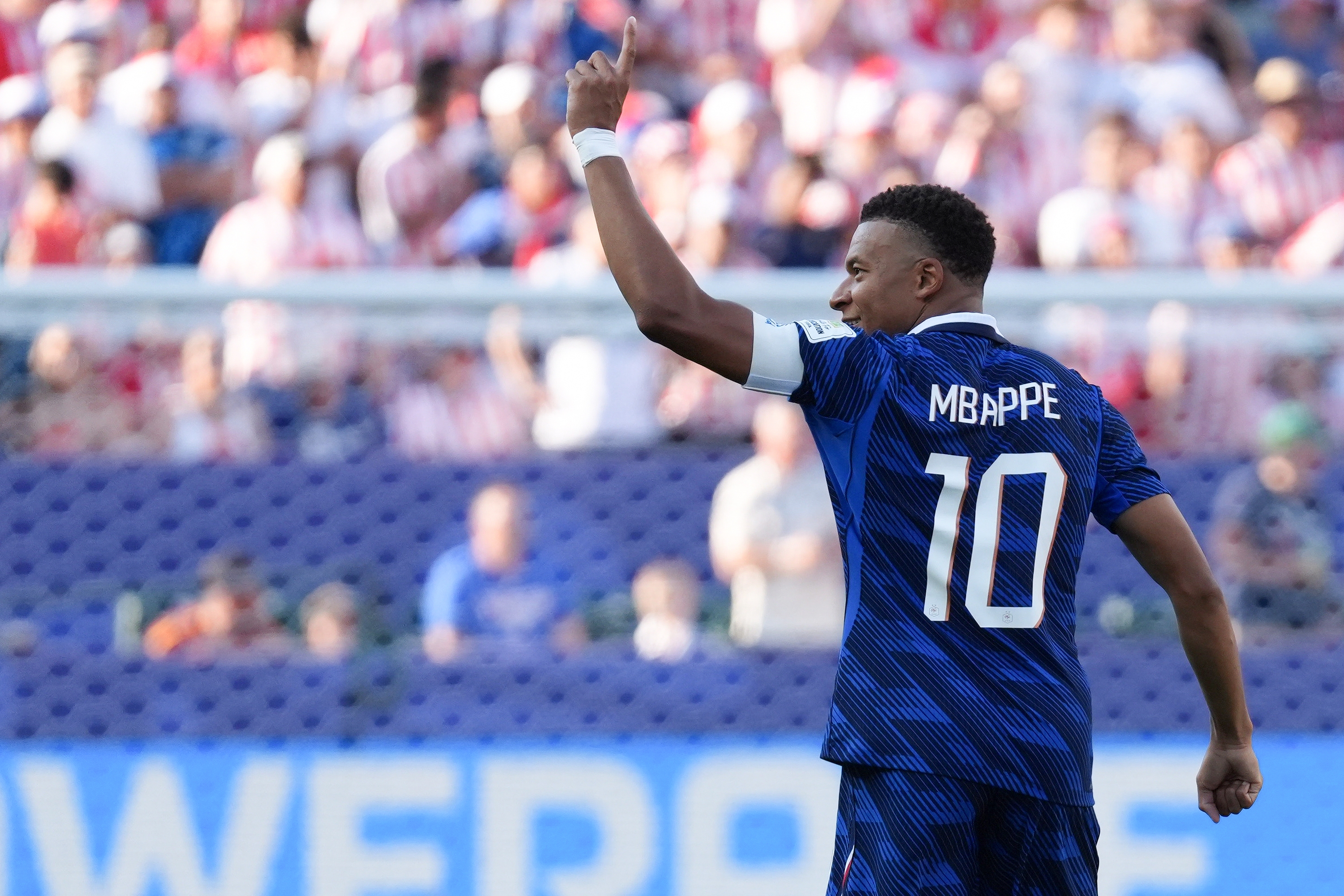 Mbappe Frantziaren gola ospatzen. ANGEL COLMENARES / EFE
