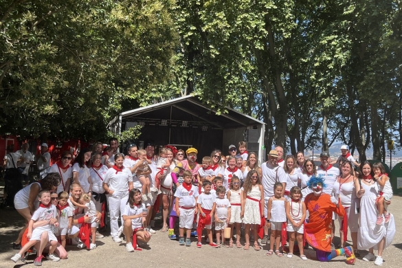 Nafarroako ikastolen txupinazo alternatiboa, Taconera parkeko Oinez txokoan. NAFARROAKO IKASTOLAK Nafarroako ikastolen txupinazo alternatiboa, Taconera parkeko Oinez txokoan. NAFARROAKO IKASTOLAK