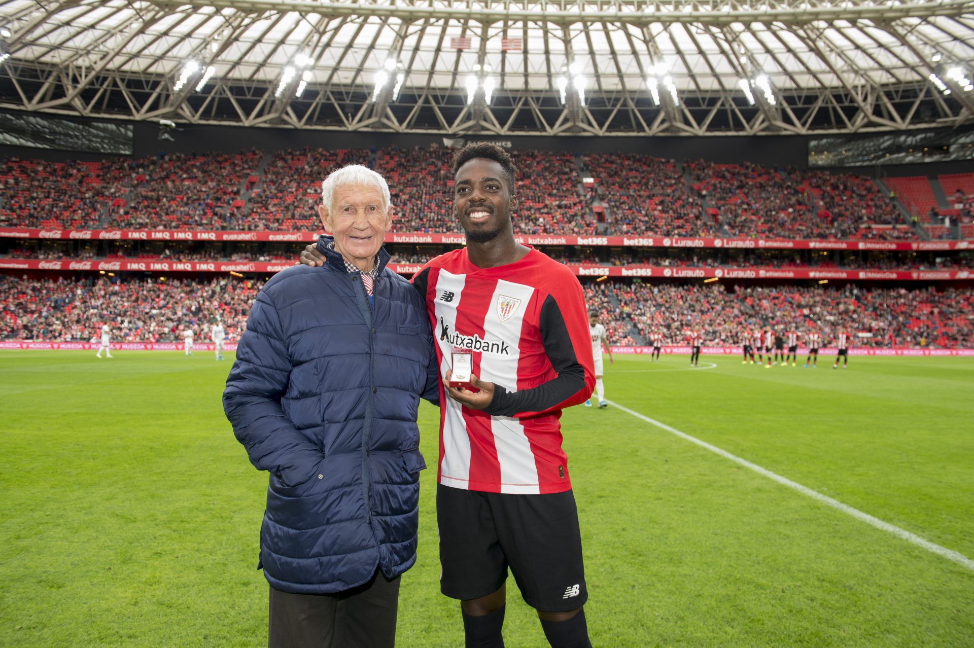 Andoni Cedrun eta Iñaki Williams San Mamesen. ATHLETIC