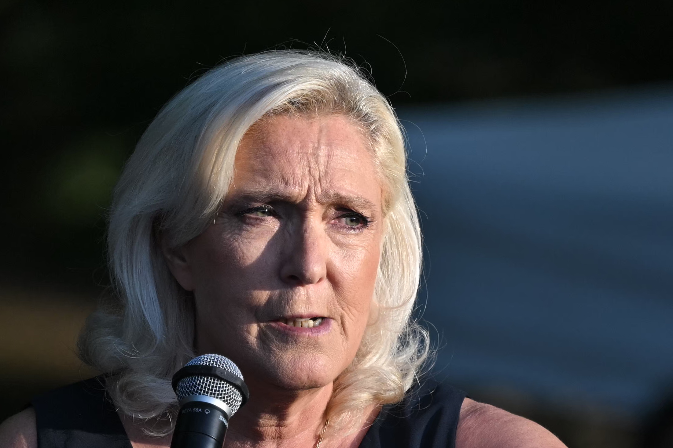 Le Pen larunbatean, RN eskuin muturreko alderdiak antolatutako ekitaldi batean, Lievinen. FIRAS ABDULLAH / EFE
