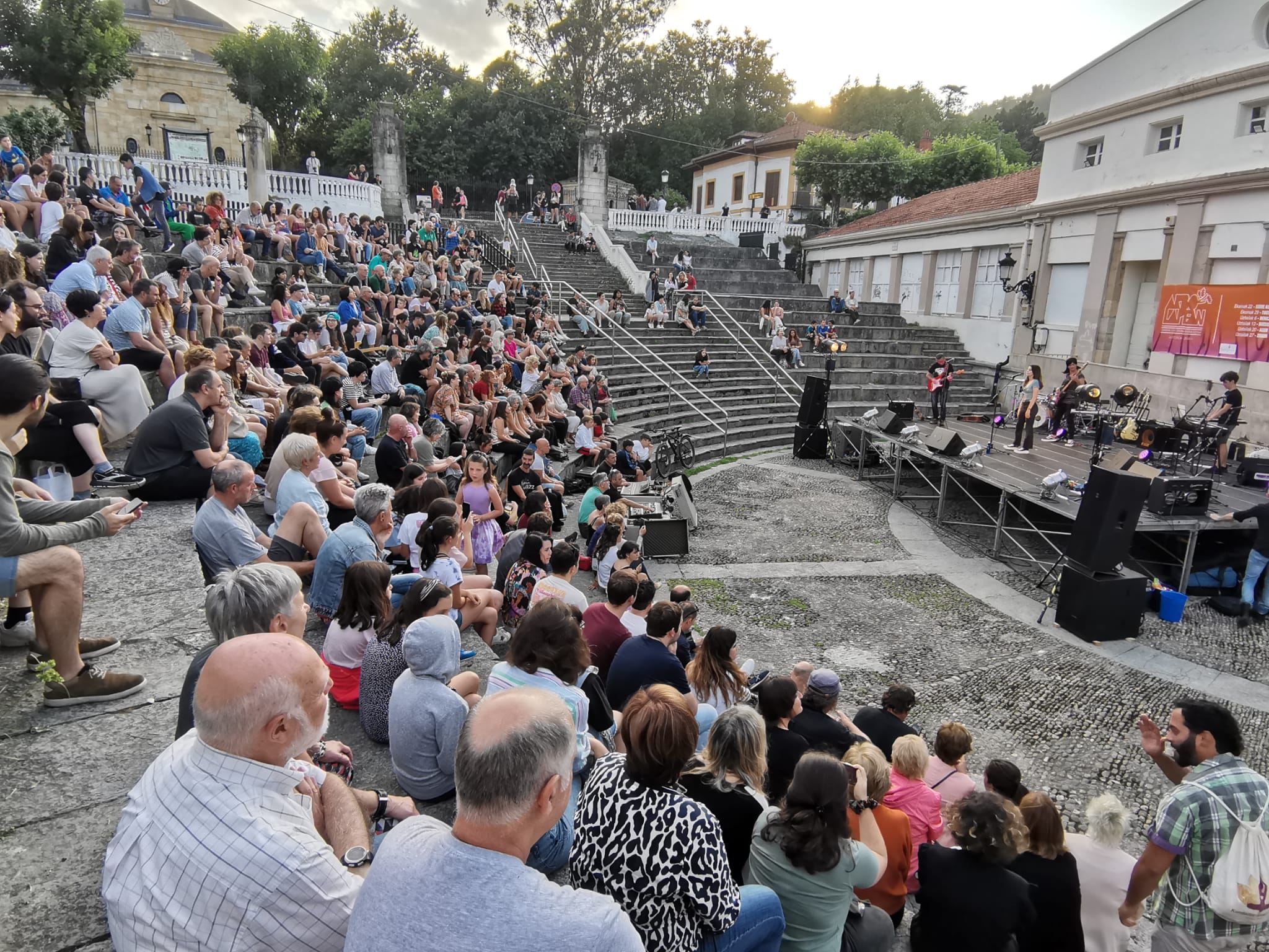 Arbolapean, Gernika-Lumoko Seber Altube auditoriumean. BUSTURIALDEKO HITZAK UTZITAKOA